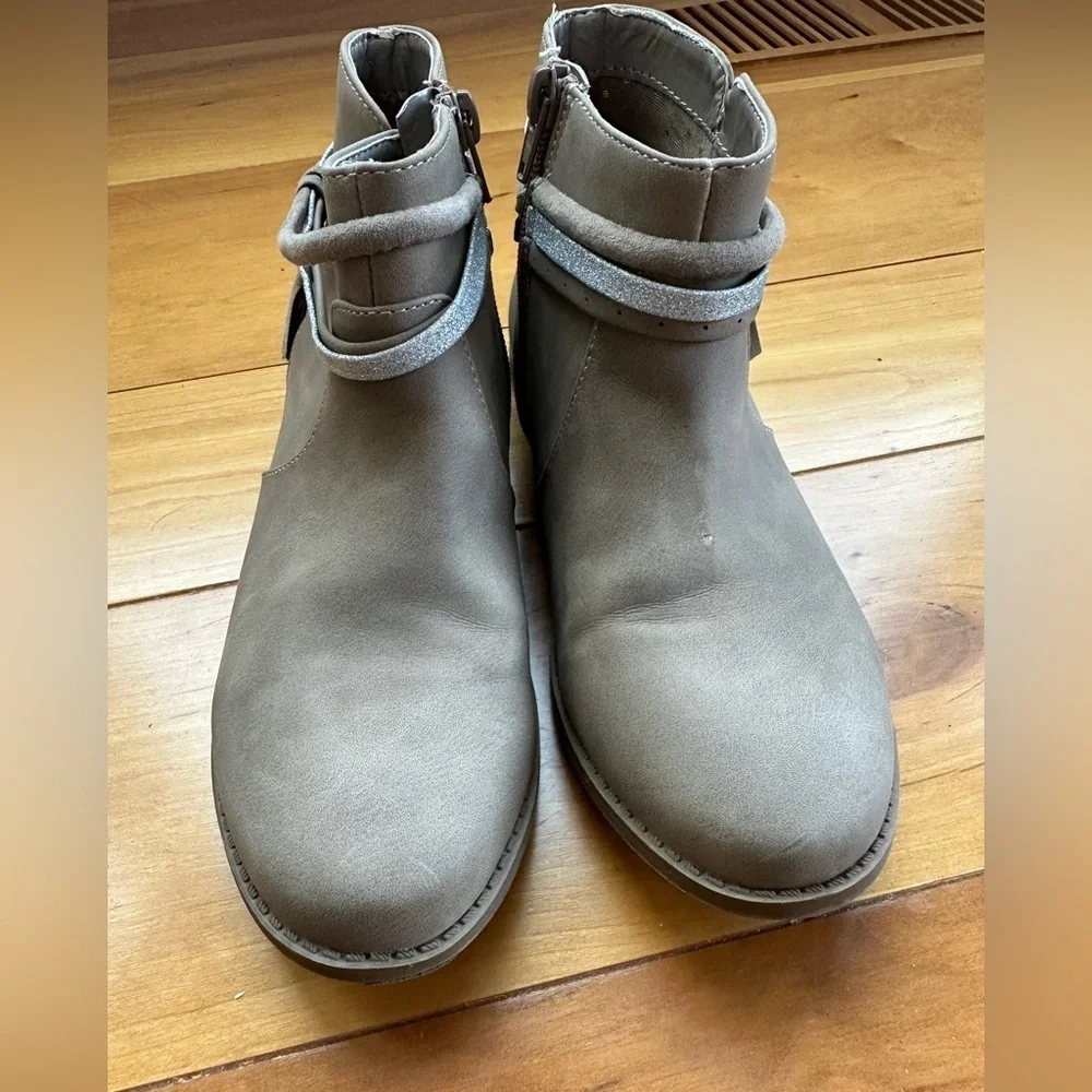 Tucker Tate Gray Kids Boots